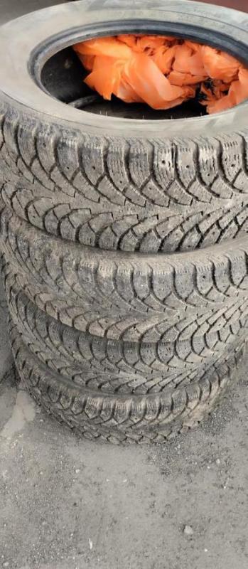 Продам зимнюю резину NORDMAN -4  
215/65 R16  
4 шт. - Орск