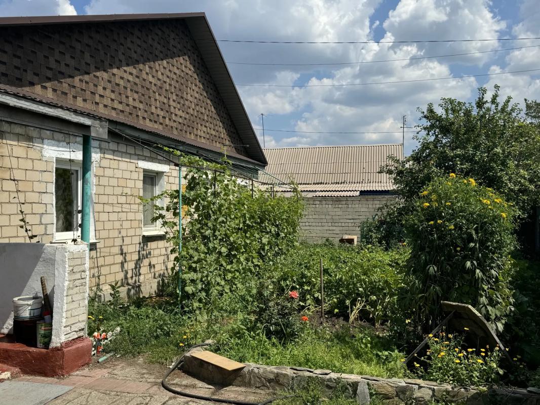 Продается дом около остановки 11 школа (на Северном). - Новотроицк