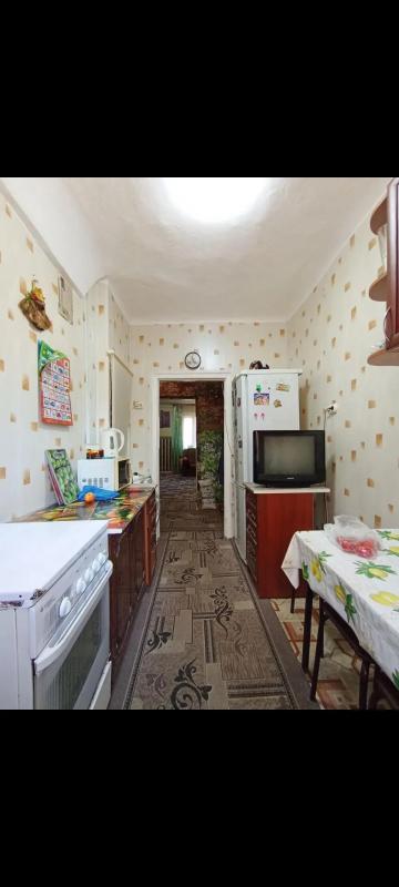 Продается 2х комнатная квартира,окна пластик,трубы пластик,счетчики установлены. - Новотроицк