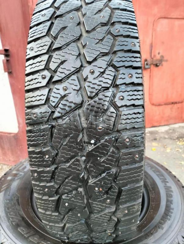 Продам комплект зимних шин 225/75 16С. - Орск
