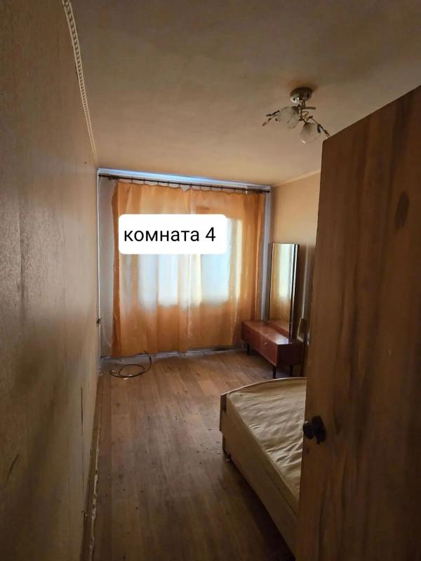 Продаётся уютная квартира с  изолированными комнатами на четвёртом этаже панельного дома. - Новотроицк