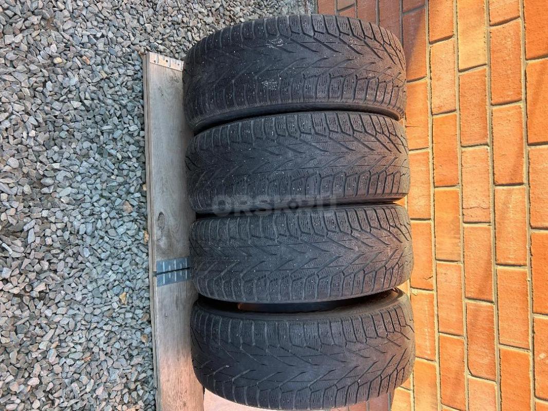 Продам авто шины Nokian Tyres Hakkapeliitta 265/65 R17  кол.4 шт.,в хорошем состоянии - Орск