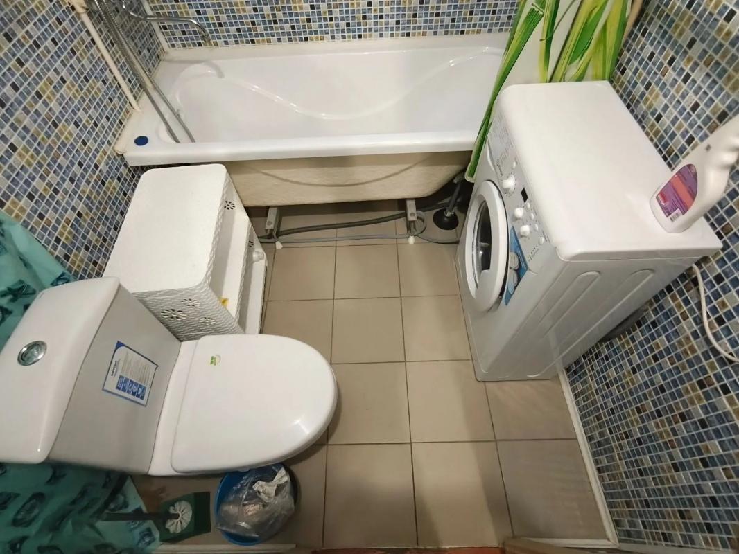 ПРОДАËТСЯ 1 - КОМНАТНАЯ КВАРТИРА, НА 3-ЕМ ЭТАЖЕ, В КИРПИЧНОМ ДОМЕ, В ЦЕНТРЕ ГОРОДА. - Новотроицк