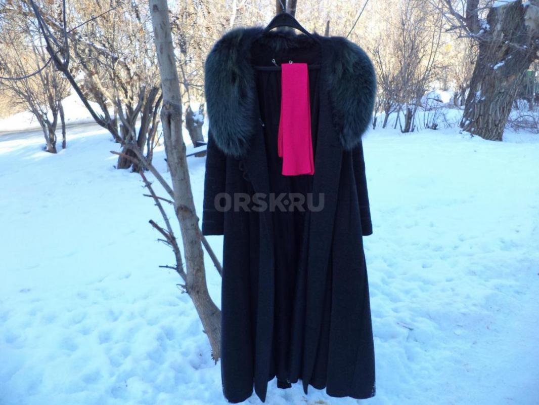 Пальто Италия 44, 48 р. шикарный воротник 5000р. - Орск