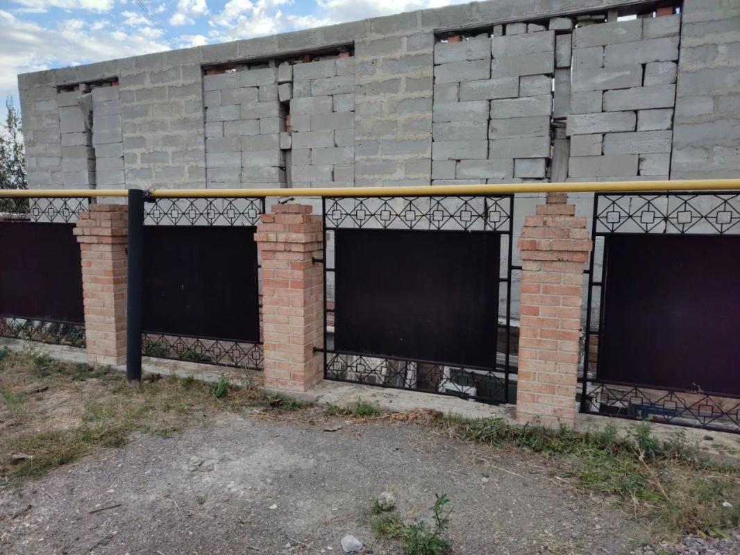 Продается дача с прекрасным видом и выходом на озеро в поселке Новоникольск от собственника. - 