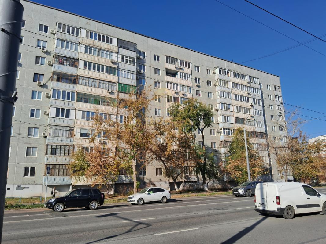 Продается 1 комнатная квартира на 9 этаже, 10 этажного дома(10 технический этаж) Площадь полезная 28 - Оренбург
