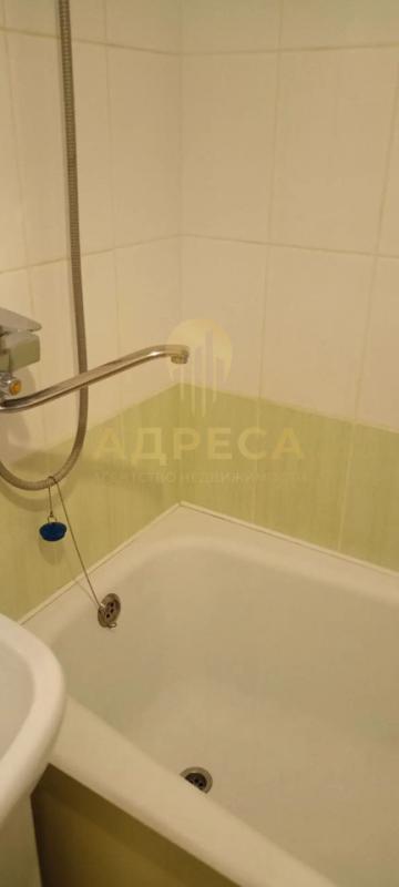Продается 1 комнатная квартира на 9 этаже, 10 этажного дома(10 технический этаж) Площадь полезная 28 - Оренбург