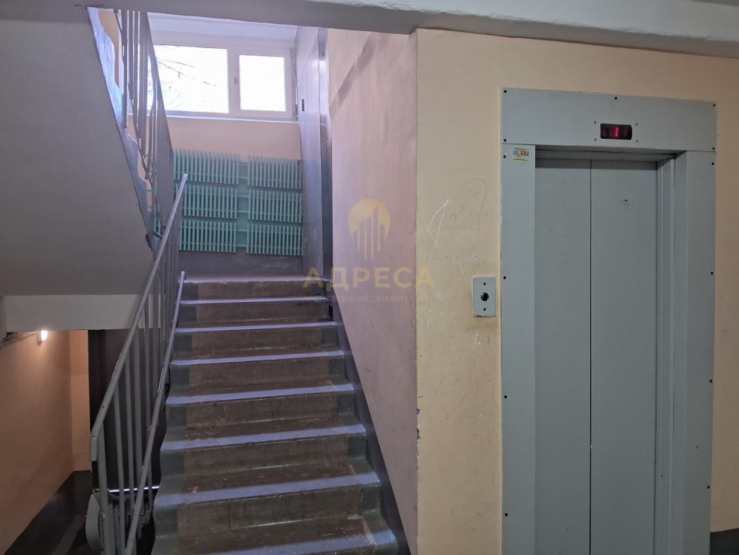 Продается 1 комнатная квартира на 9 этаже, 10 этажного дома(10 технический этаж) Площадь полезная 28 - Оренбург