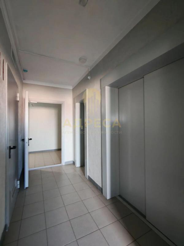 Продается светлая однокомнатная квартира на 11 этаже в новом доме по адресу Центральная 13/1. - Оренбург