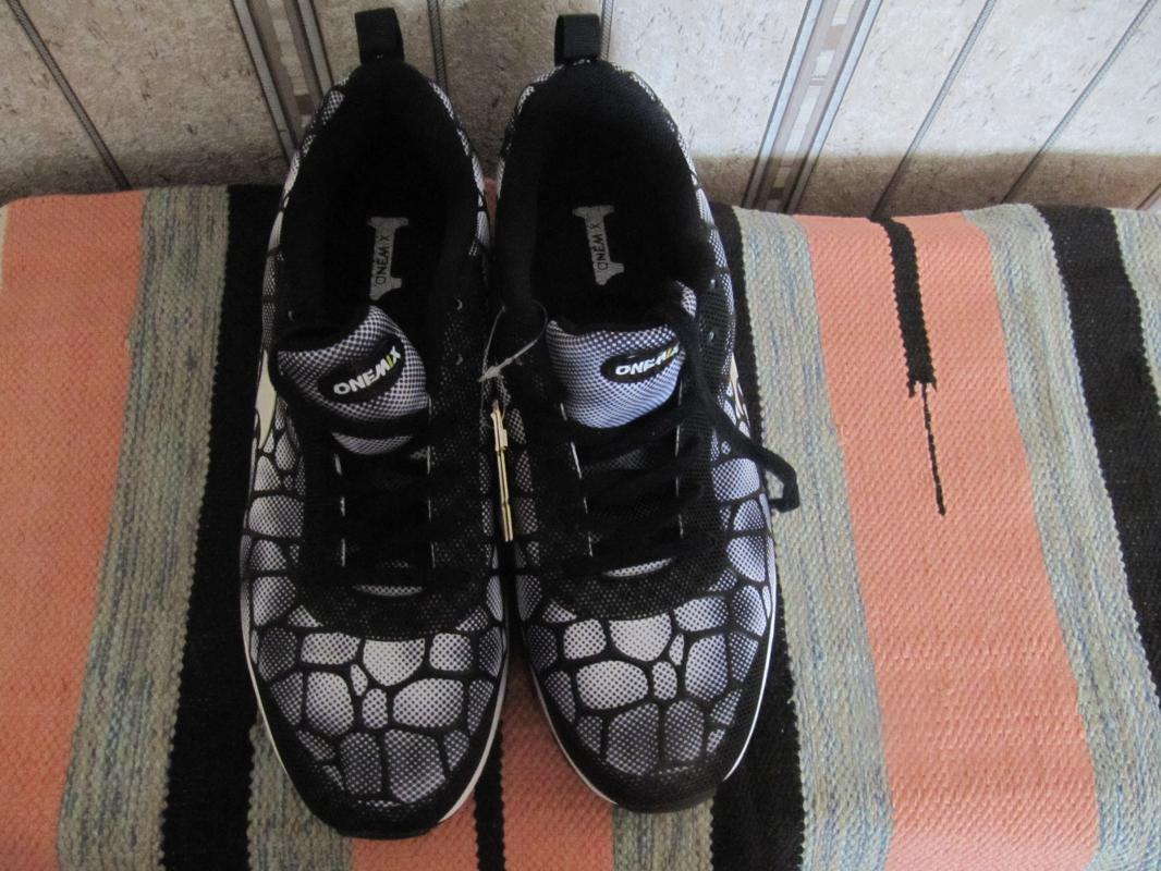 Продам кроссовки ONEMIX мужские, размер 46 (длина стельки 30 см), стелька ЭВА (каучук), цена 2300 - Новотроицк