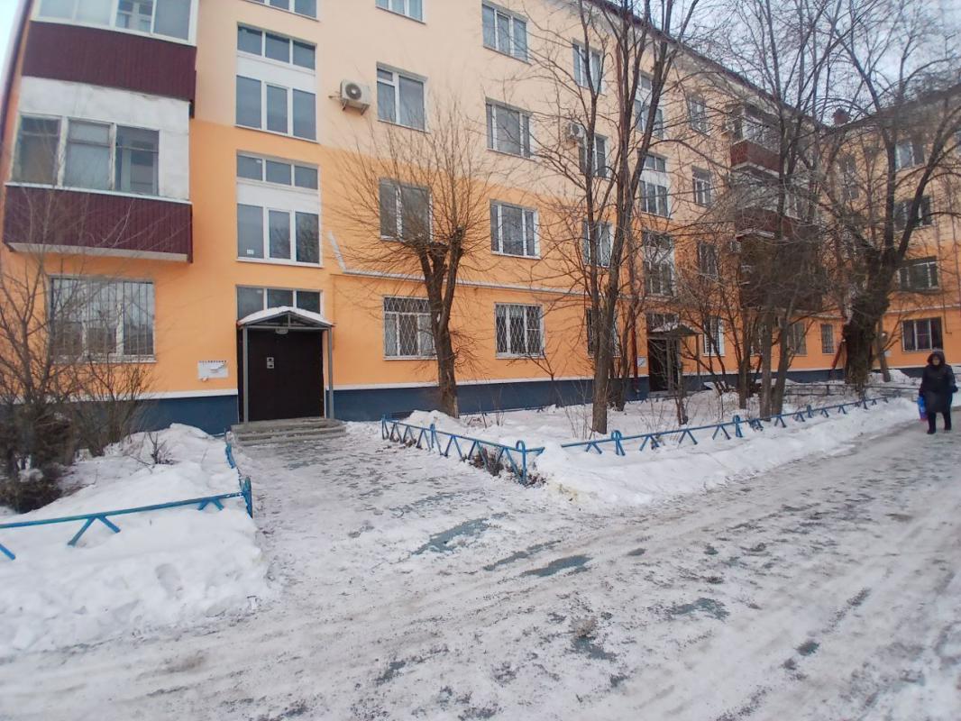 В продаже двухкомнатная квартира старого типа по адресу ул. - Новотроицк