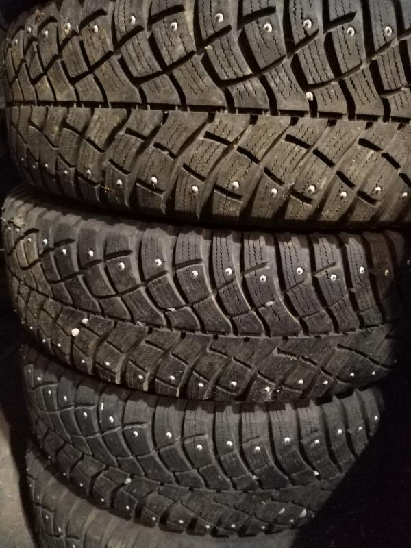 Зимняя резина 215/65   R 16 с дисками штамповка,в отличном состоянии - Новотроицк