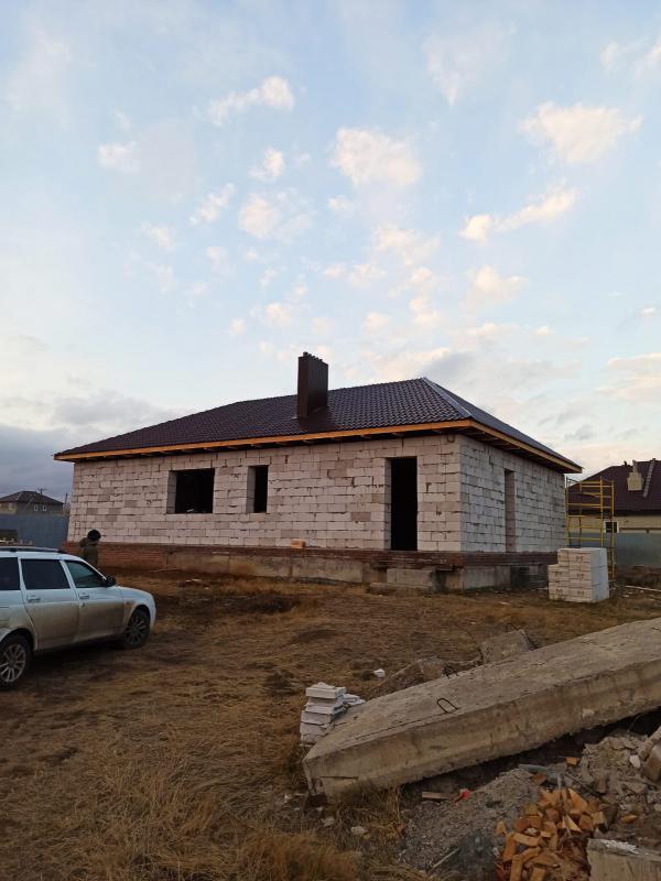 Бригада опытных строителей качественно и быстро выполнят:
Ремонт кровель, устранение протечек. - Новотроицк