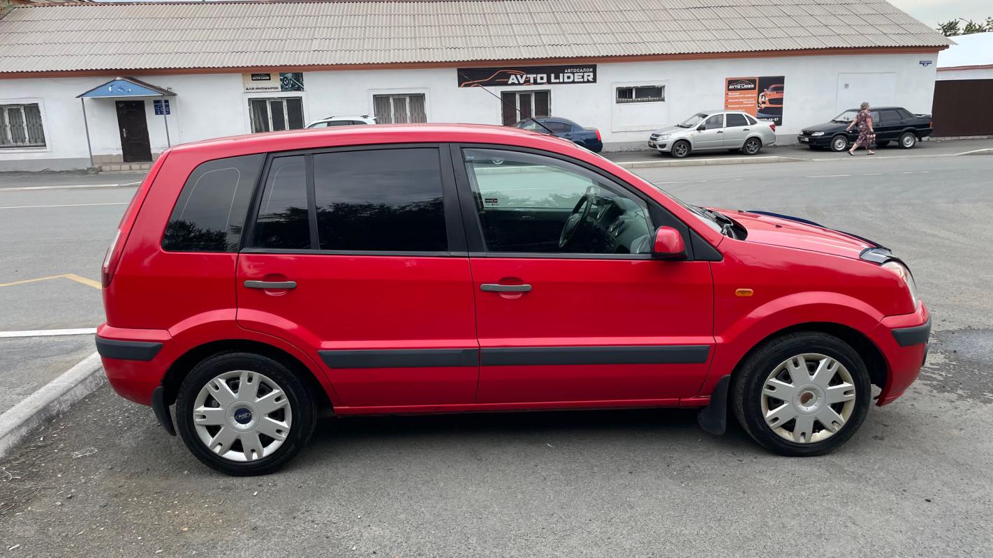 Продается Ford Fusion 2007 года

Комплектация :

- Электростеклоподъёмники.

- Аудио система. - Новотроицк