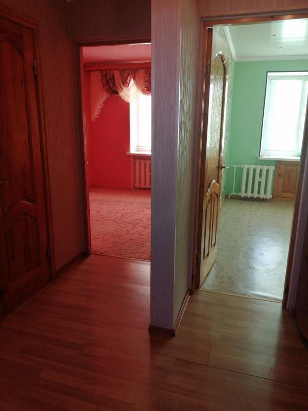 Продается уютная 3-комнатная квартира улучшенной планировки в кирпичном доме на 5 этаже, расположенн - Гай