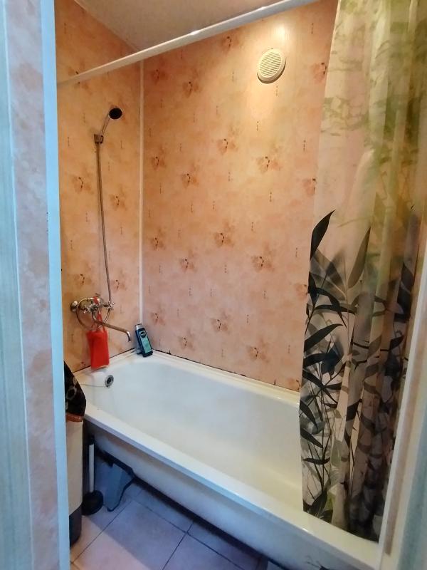 Продаётся отличная 2-комнатная квартира в тёплом кирпичном доме по адресу: ул. - Гай