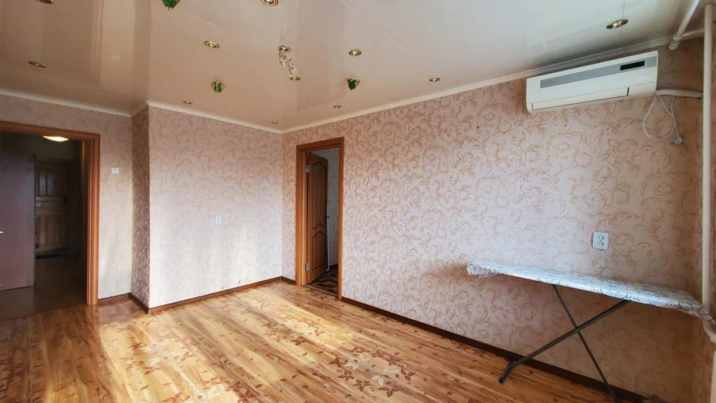 В продаже уютная 3-х комнатная квартира, по адресу ул Молодежная д 67 расположенная на 4 этаже с общ - Гай