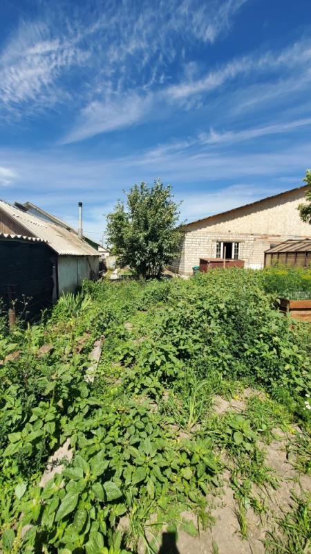 Продаётся кирпичный жилой дом по улице Елшанская, общей площадью 95,0 квадратных метров, расположенн - Гай