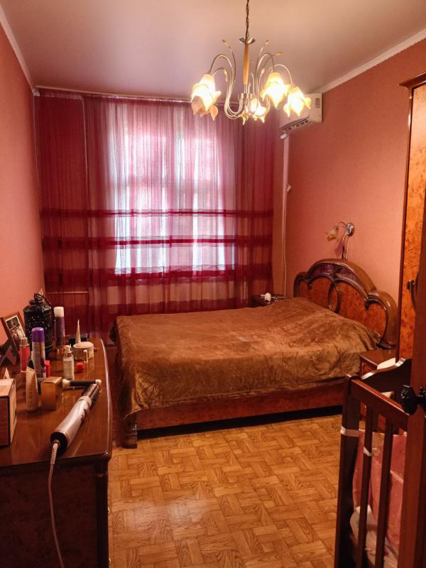 🏠 Продам 3-комнатную квартиру, на втором этаже трёхэтажного дома, 90 кв. - Новотроицк