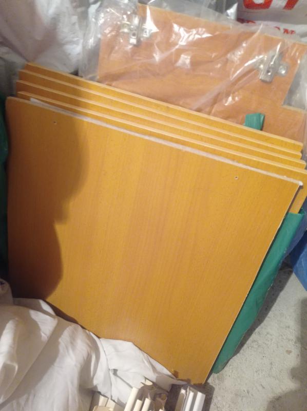 Продается встроенный шкаф без боковых стенок,высокий,добротный,дешево!!! 1.49 м на 2 .35 м. - Новотроицк