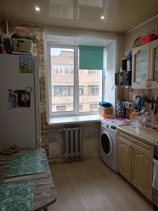 Продаётся уютная двухкомнатная квартира по цене однокомнатной улица Жукова 9, район Парка.
- город - Новотроицк