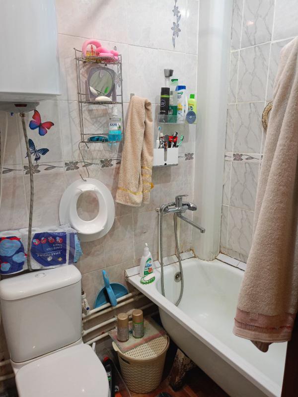 Продаётся уютная двухкомнатная квартира по цене однокомнатной улица Жукова 9, район Парка.
- город - Новотроицк