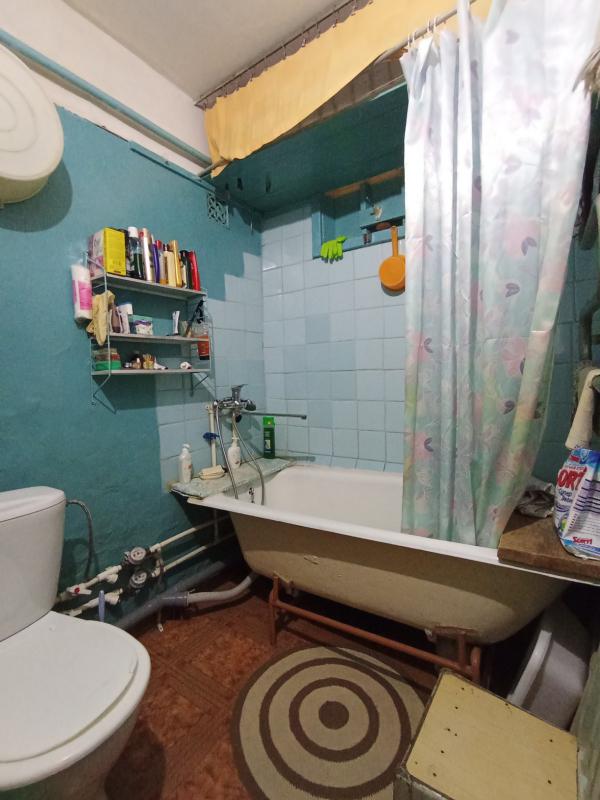 Продается 1-комнатная квартира  на 1 этаже 5-ти этажного кирпичного дома по адресу г. - Новотроицк