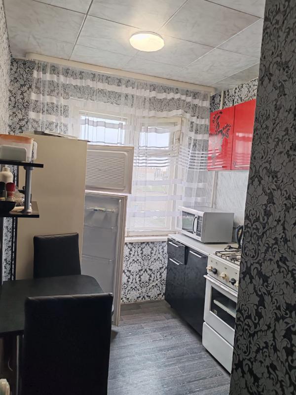 Продам 2- комнатную квартиру с раздельными ходами, в хорошем районе города. - Новотроицк