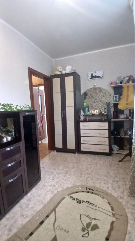 Продается  двухкомнатная квартира по адресу г. - Новотроицк