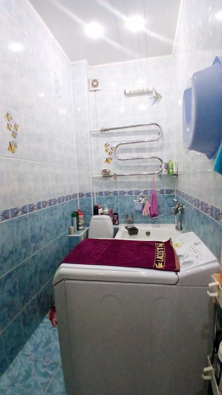 Продается  двухкомнатная квартира по адресу г. - Новотроицк