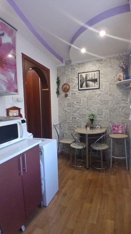 Продается  двухкомнатная квартира по адресу г. - Новотроицк