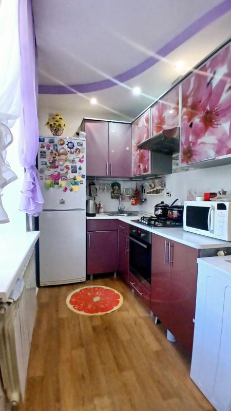 Продается  двухкомнатная квартира по адресу г. - Новотроицк