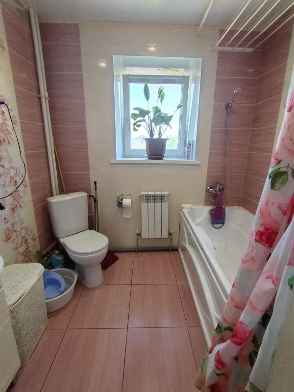 Предлагается к приобретению просторный и уютный дом, расположенный по адресу: улица Садовая. - Гай