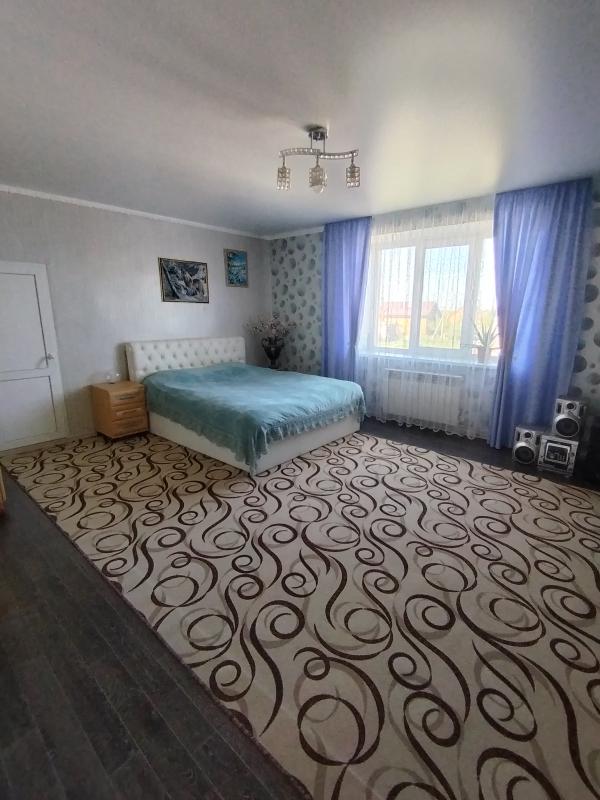 Предлагается к приобретению просторный и уютный дом, расположенный по адресу: улица Садовая. - Гай