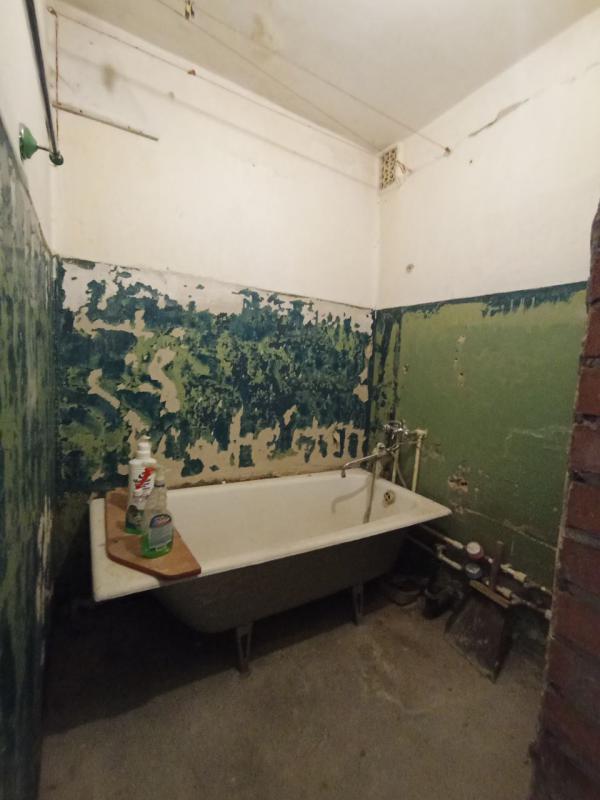 Ищете квартиру в центре , под ваш ремонт? - Новотроицк