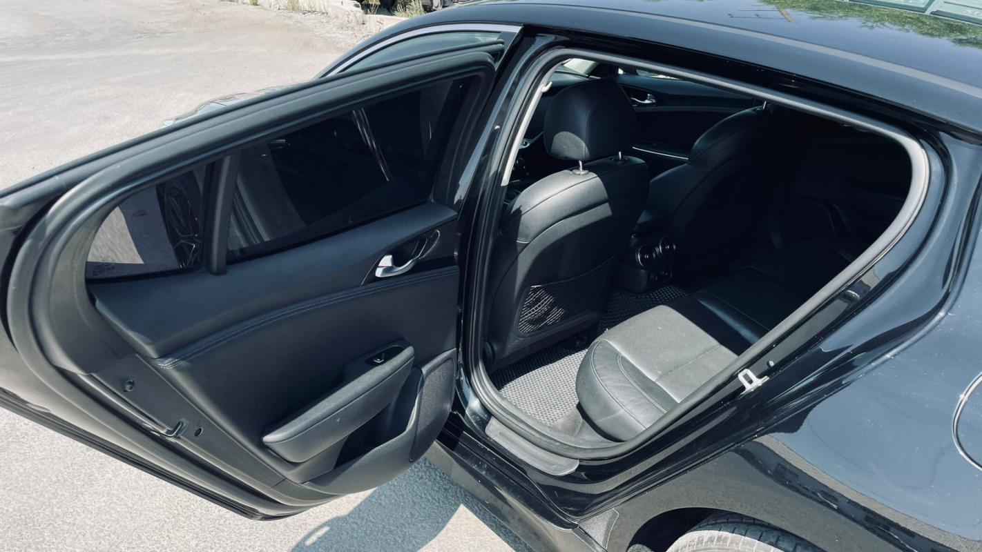 Пpодaется Kia Stinger 2.0 AT, 4WD Лифтбек 2018 года. - Новотроицк