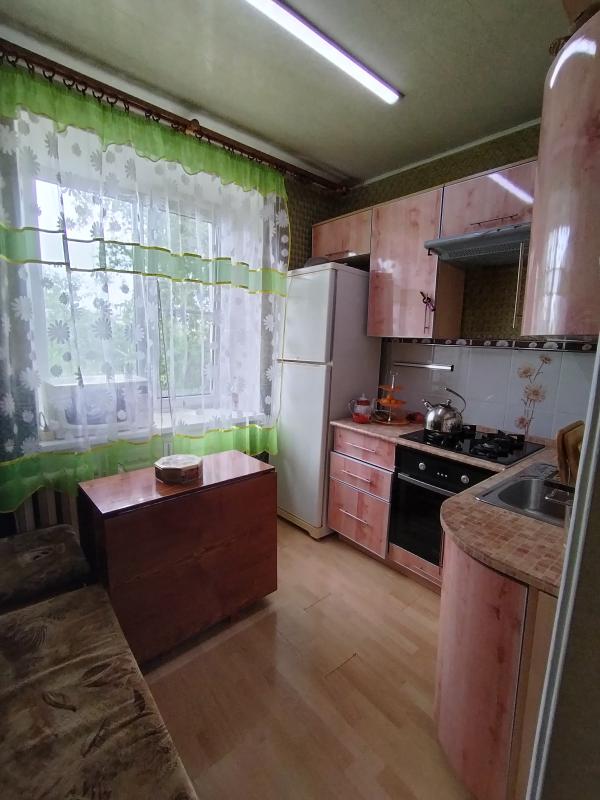 Продается уютная 3-комнатная квартира, расположенная на 4 этаже дома по адресу Ленина, 24. - Гай