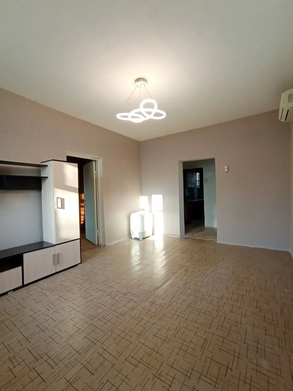 Продается 2-х комнатная квартира на втором этаже в тихом районе города
по адресу улица Свистунова д - Новотроицк