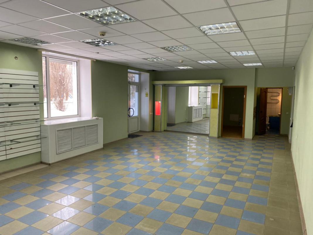 Продается нежилое встроенное помещение с ремонтом. - Новотроицк