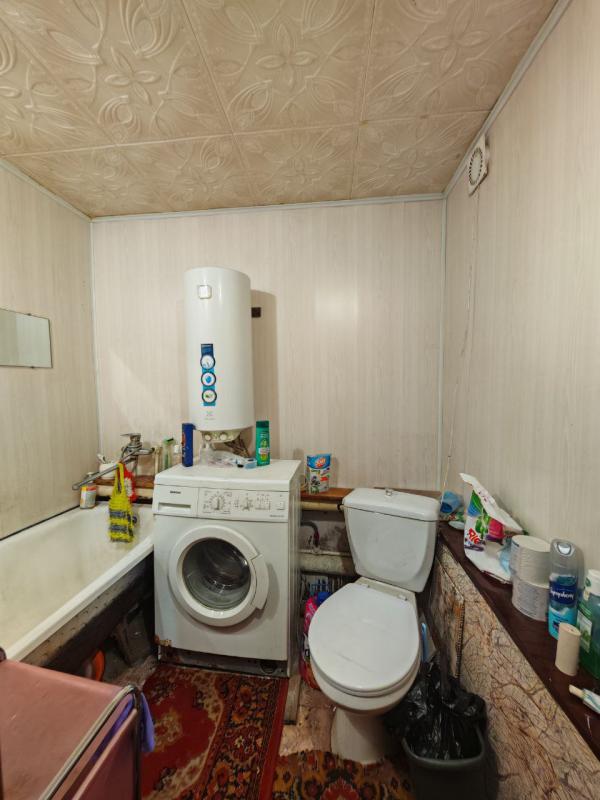 Продаётся одноэтажный деревянный дом, облицованный кирпичом, расположенный в городе Новотроицке на у - Новотроицк