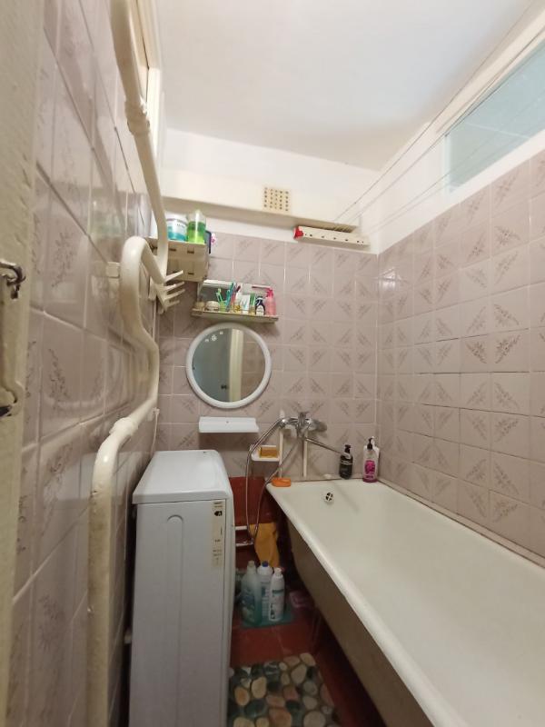 Продается 3-х комнатная квартира на шестом этаже в кирпичном доме, расположенном на центральной улиц - Новотроицк