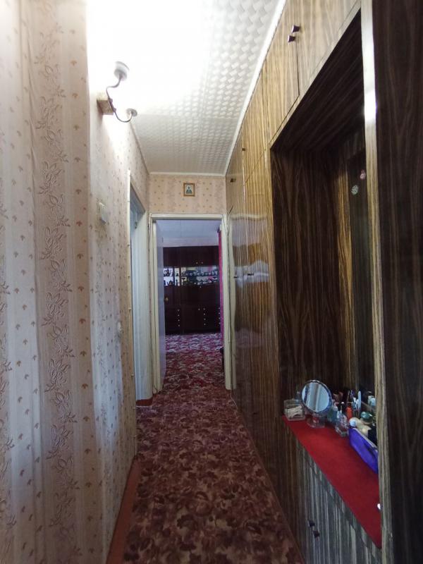 Продается 3-х комнатная квартира на шестом этаже в кирпичном доме, расположенном на центральной улиц - Новотроицк