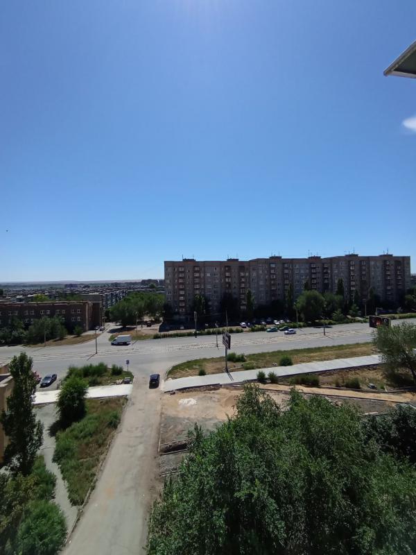 Продается 3-х комнатная квартира на шестом этаже в кирпичном доме, расположенном на центральной улиц - Новотроицк