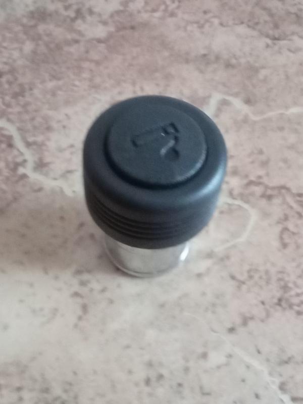 Автомобильное устройство, используемое для прикуривания  во время езды в автомобиле - Гай