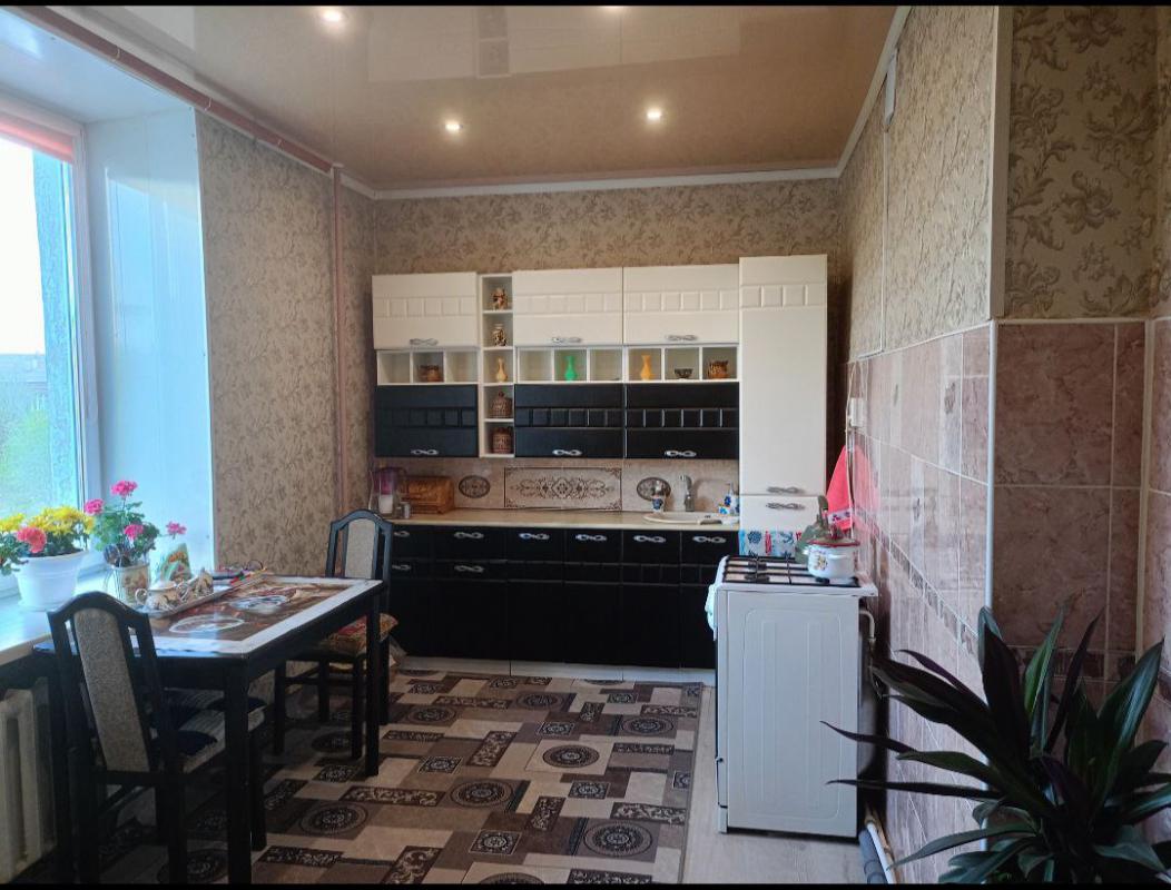 🏠 Продаётся уютная 3-комнатная квартира 90 м² в тихом центре (ул. - Новотроицк