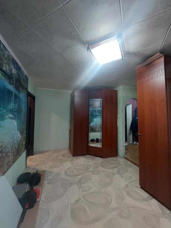 Продаю 3- комнатную квартиру(маломерка), в центре города Новотроицка(остановка "Площадь Ленина) - Новотроицк