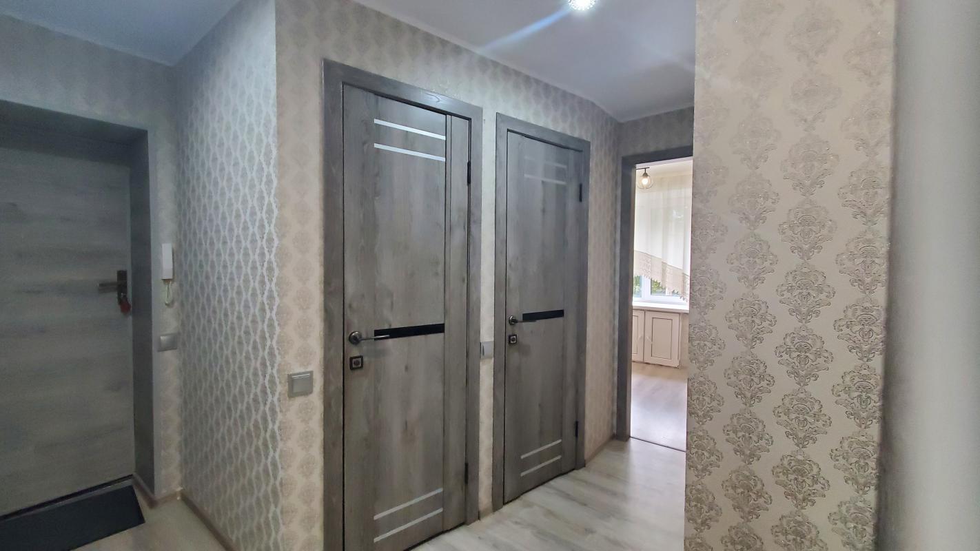 Продается 2- х комнатная квартира, улица Ленина, д. 56 расположена на втором  этаже дом кирпичный пя - Гай