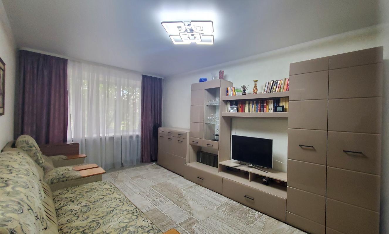 Продается 2- х комнатная квартира, улица Ленина, д. 56 расположена на втором  этаже дом кирпичный пя - Гай