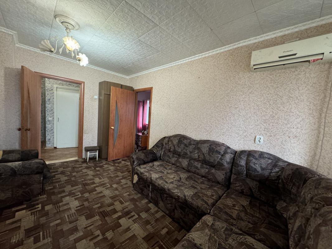 Продам 2-х комнатную квартиру по ул. - Новотроицк