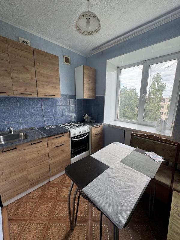 Продам 2-х комнатную квартиру по ул. - Новотроицк